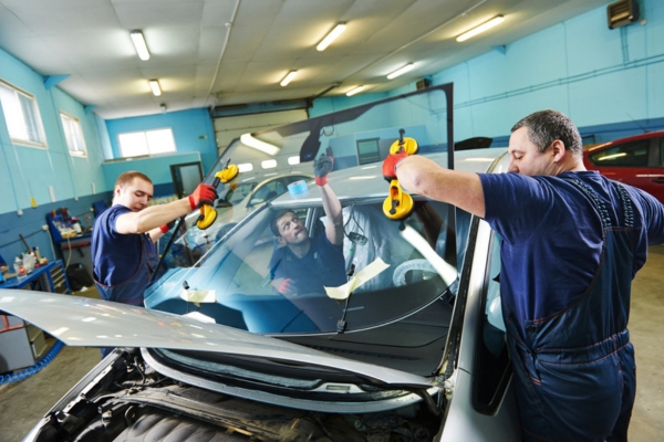 professional front windshield replacement