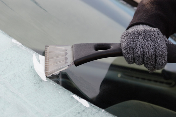 Can 'superhydrophobic' material end de-icing, scraping car windshields in  winter? 