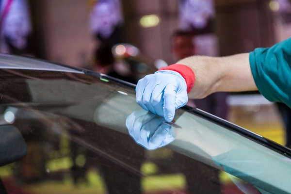 professional windshield chip repair